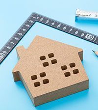 Bauwerksbuch_Haus_shutterstock_2475590727_years44_200x224.jpg